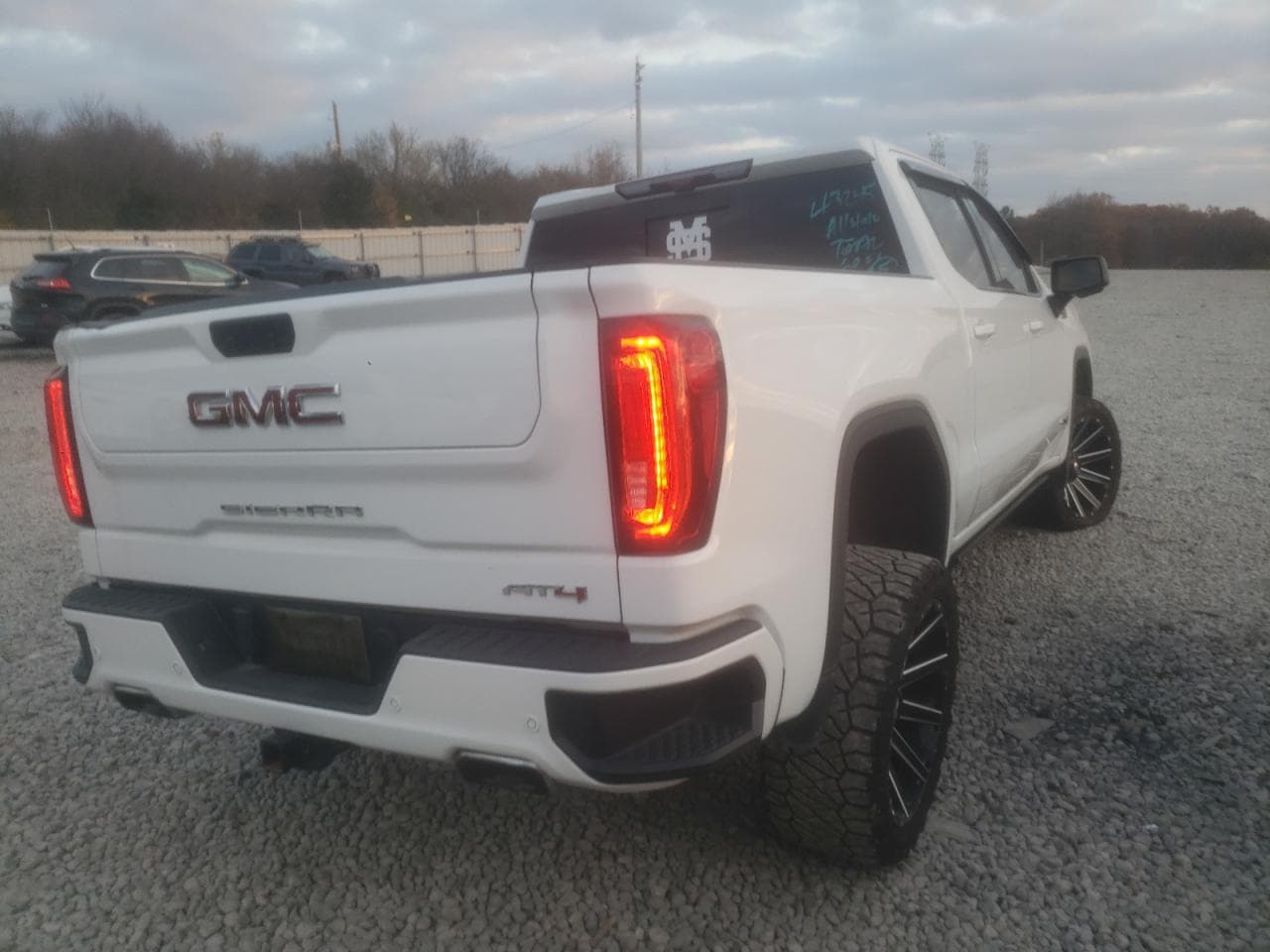 2020 GMC Sierra K1500 At4 - foto 4