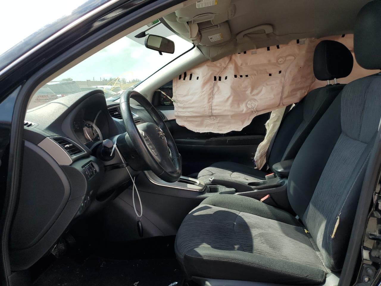 2015 Nissan Sentra S - foto 4