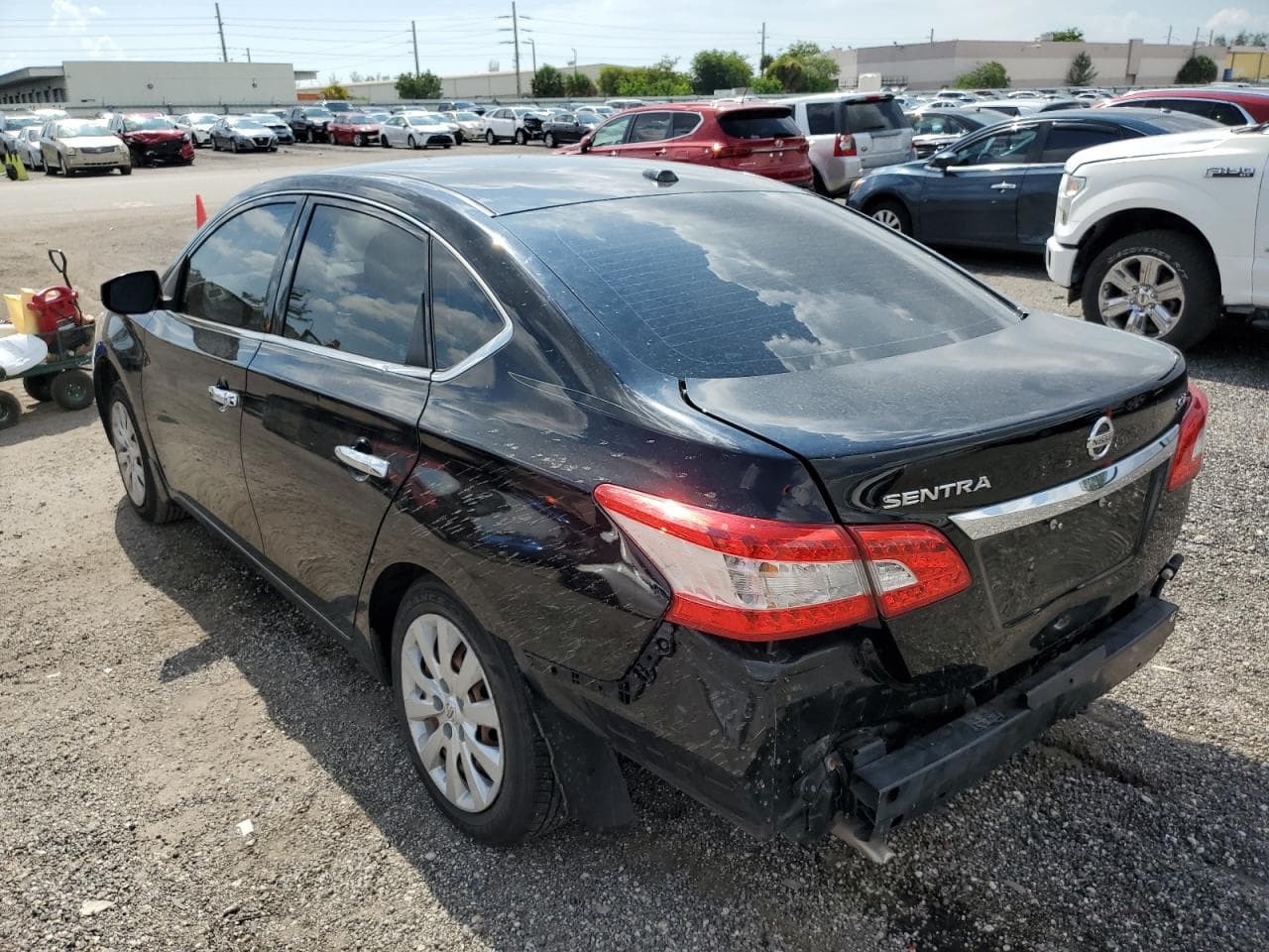 2015 Nissan Sentra S - foto 2
