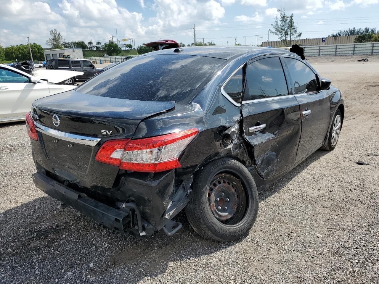 2015 Nissan Sentra S - foto 3