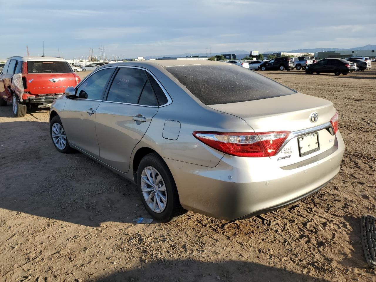 2016 Toyota Camry Le - foto 3