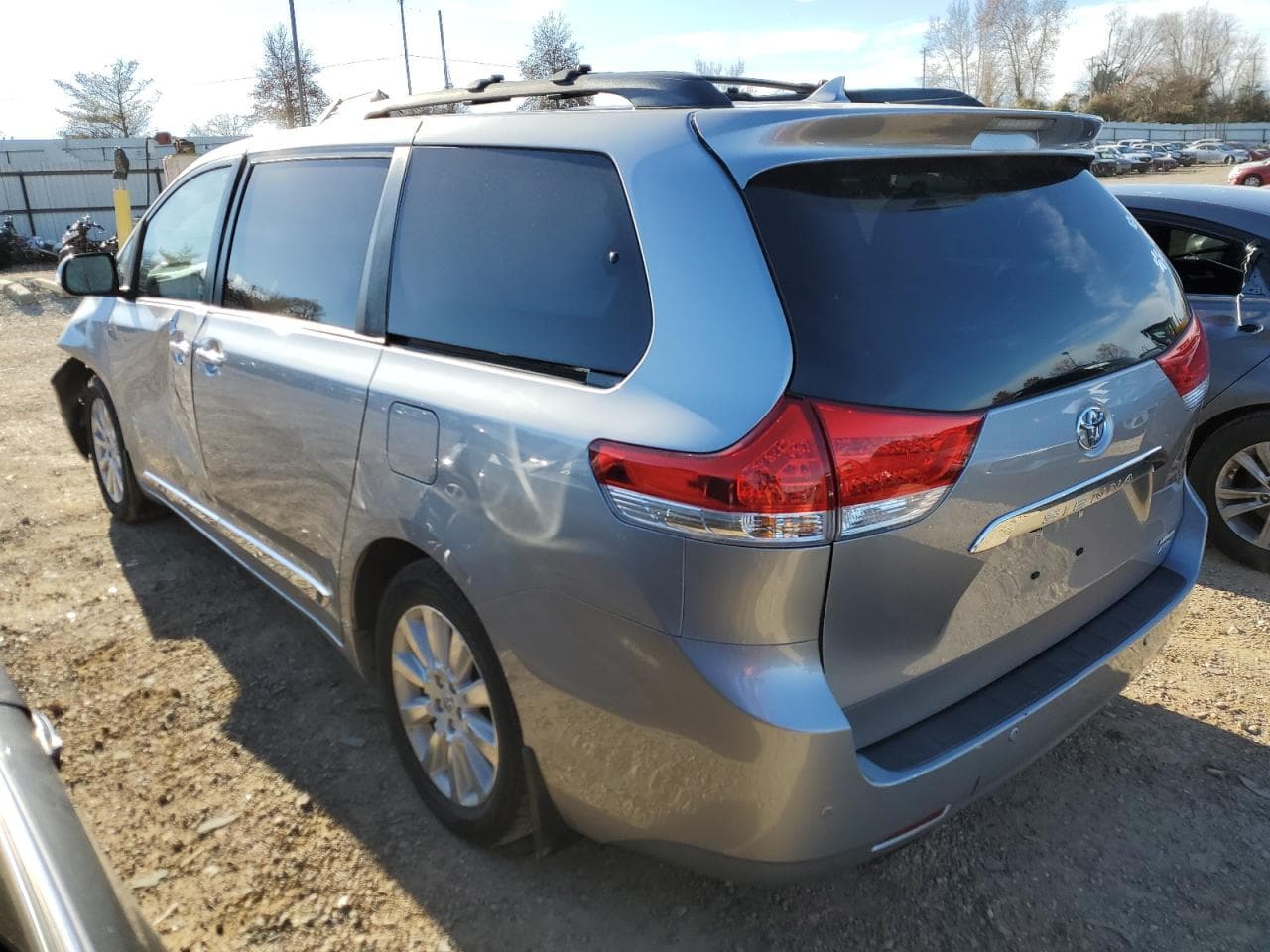 2013 Toyota Sienna Xle - foto 2