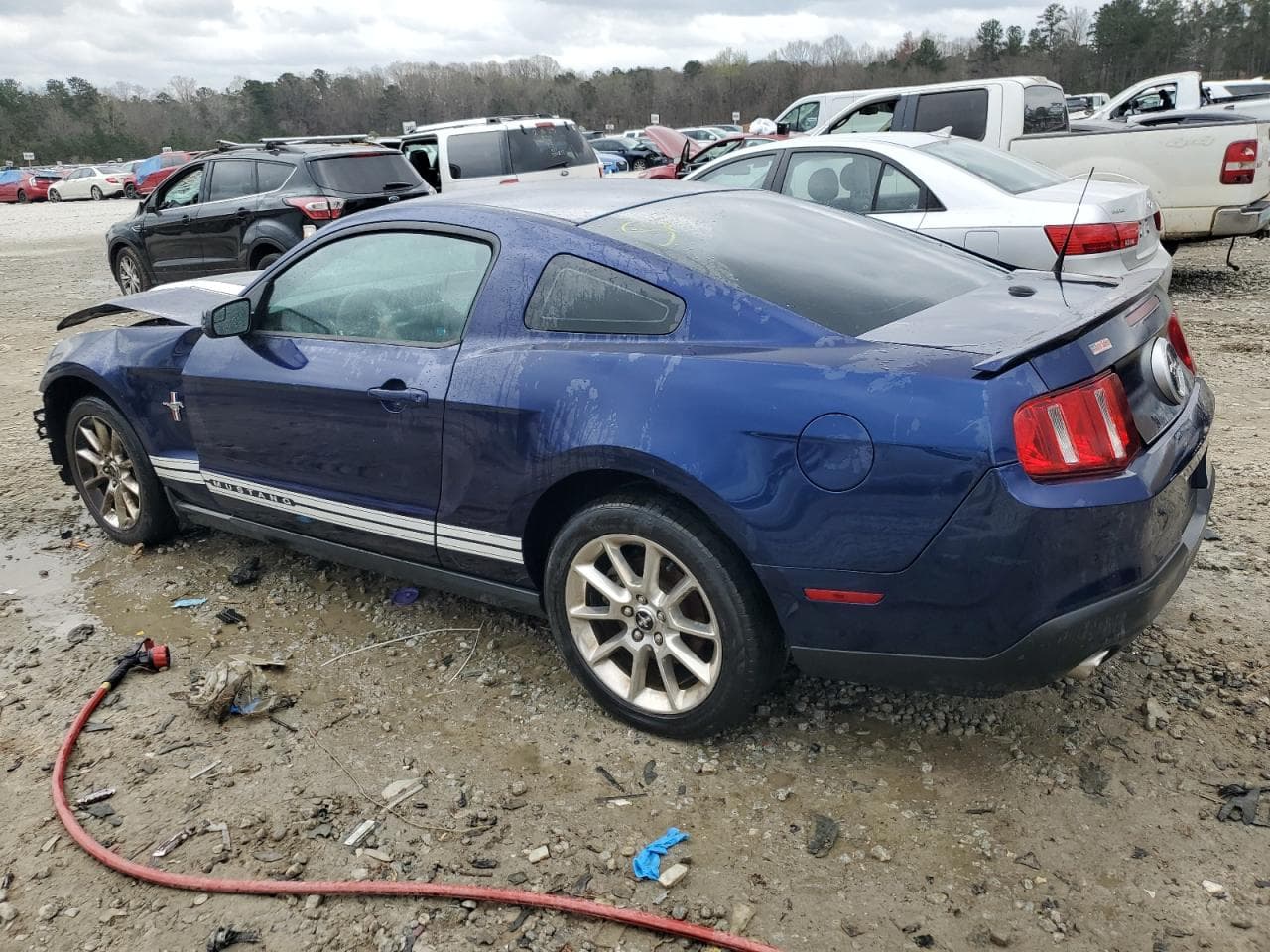 2011 Ford Mustang - foto 2