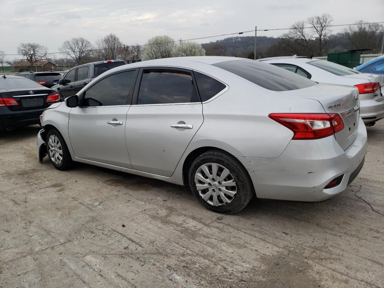 2018 Nissan Sentra S - foto 2