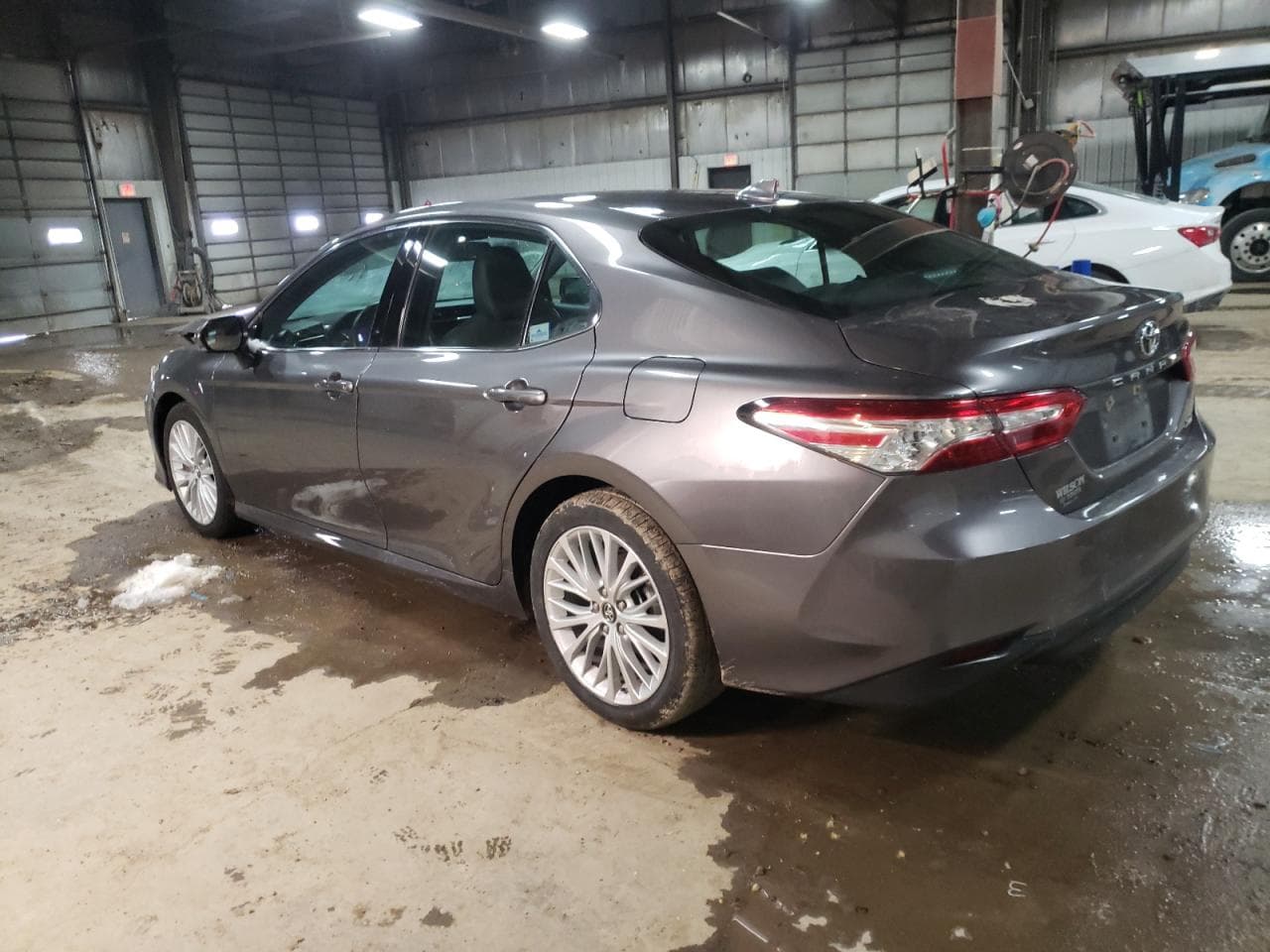 2019 Toyota Camry L - foto 2