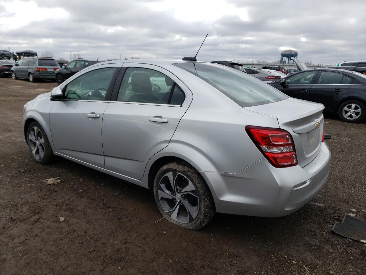 2020 Chevrolet Sonic Premier - foto 2