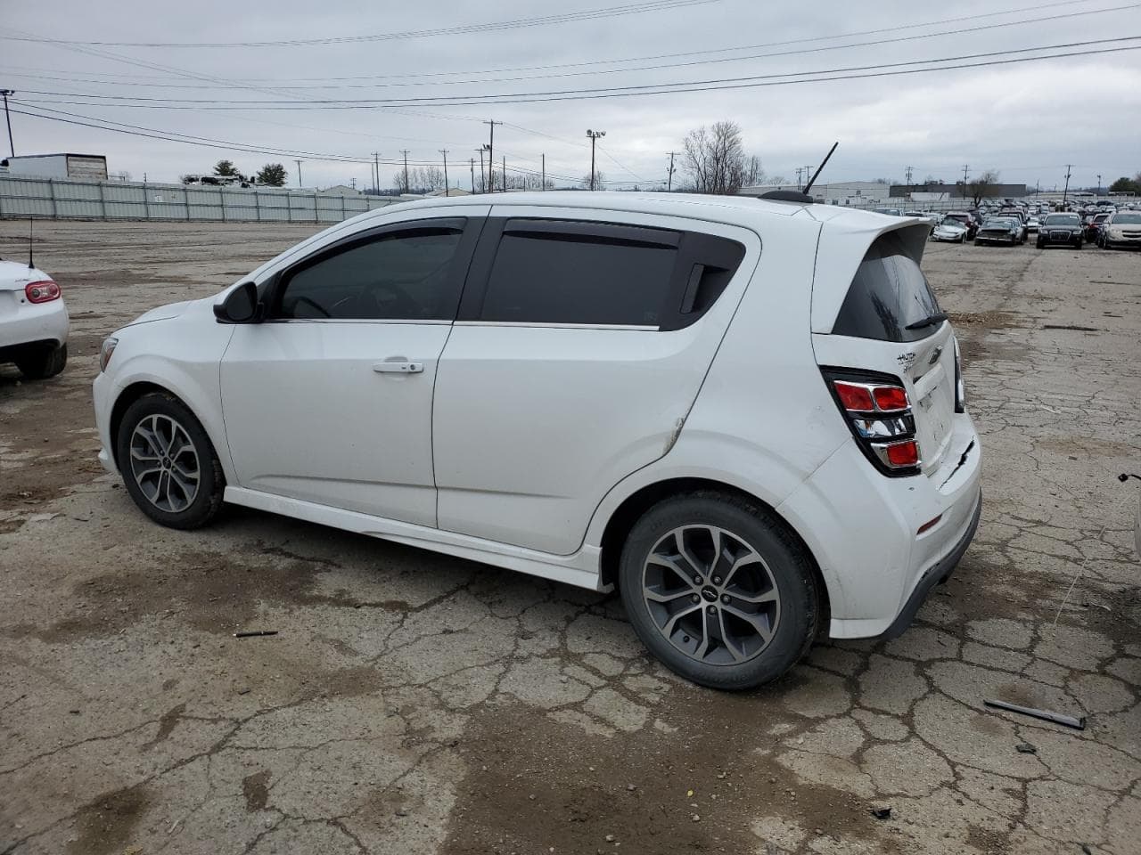 2020 Chevrolet Sonic Lt - foto 2