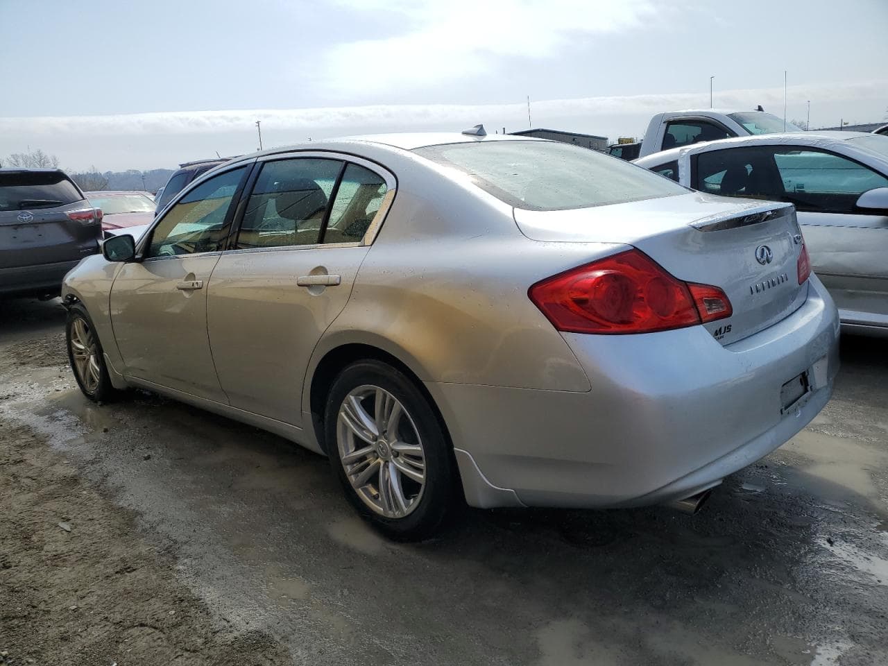 2011 Infiniti G25 - foto 2