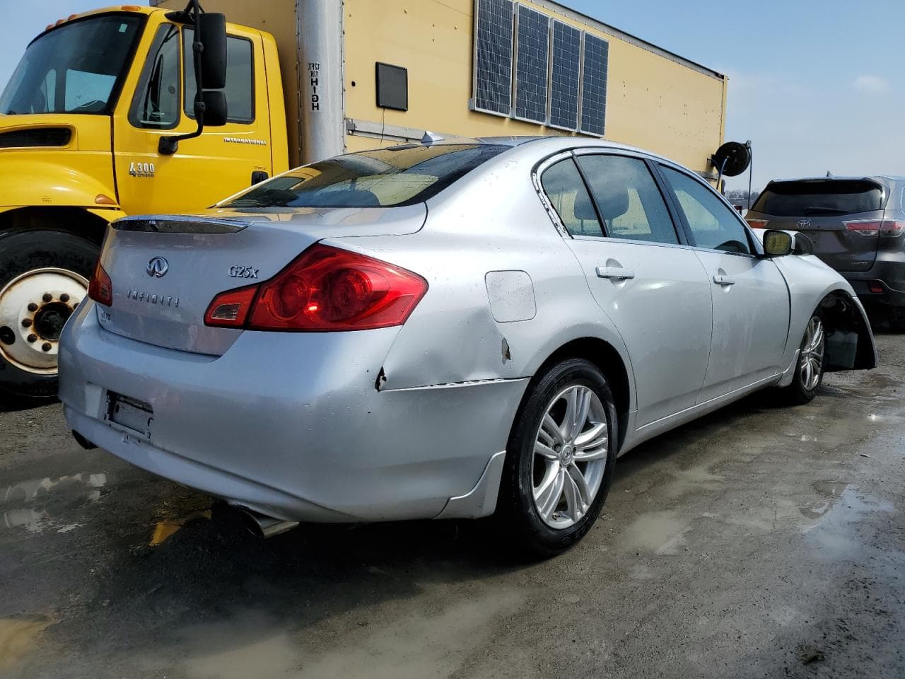 2011 Infiniti G25 - foto 3