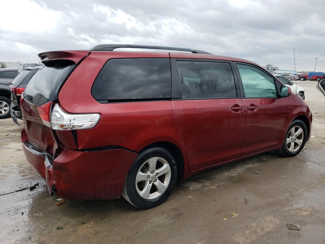 2013 Toyota Sienna Le - foto 3