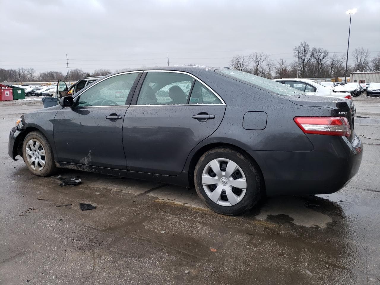 2011 Toyota Camry Le - foto 2