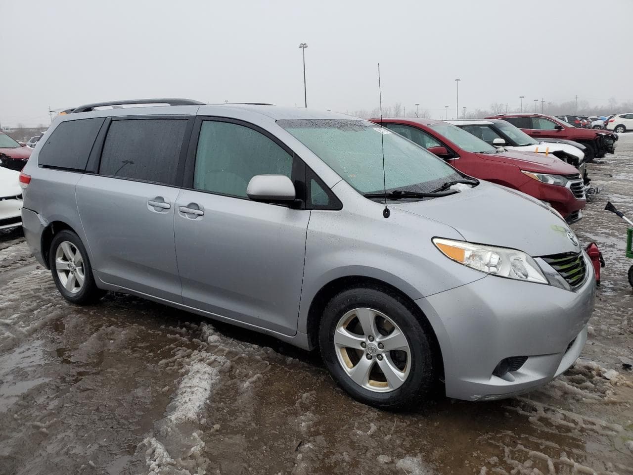 2013 Toyota Sienna Le - foto 4