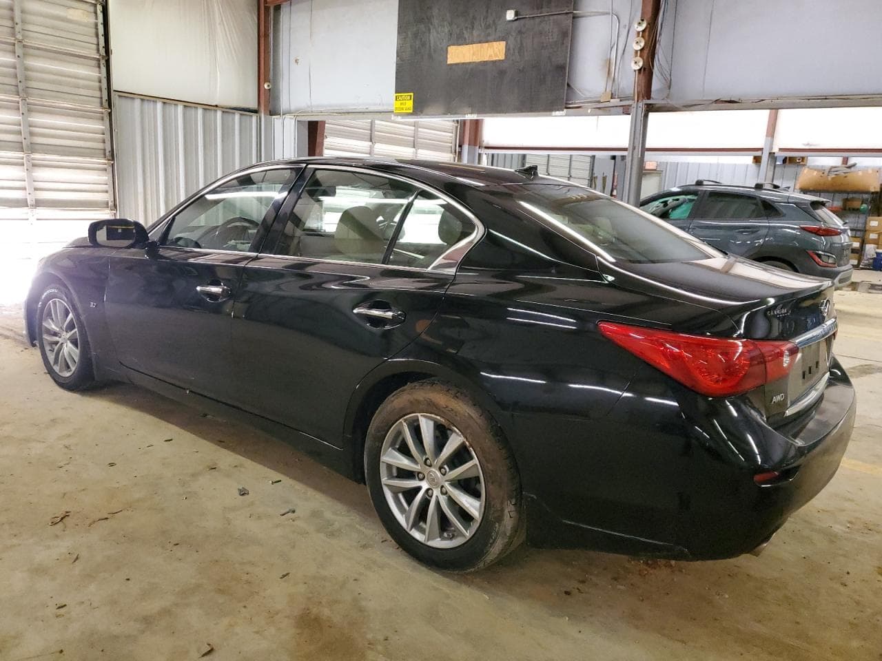 2015 Infiniti Q50 Premium - foto 2