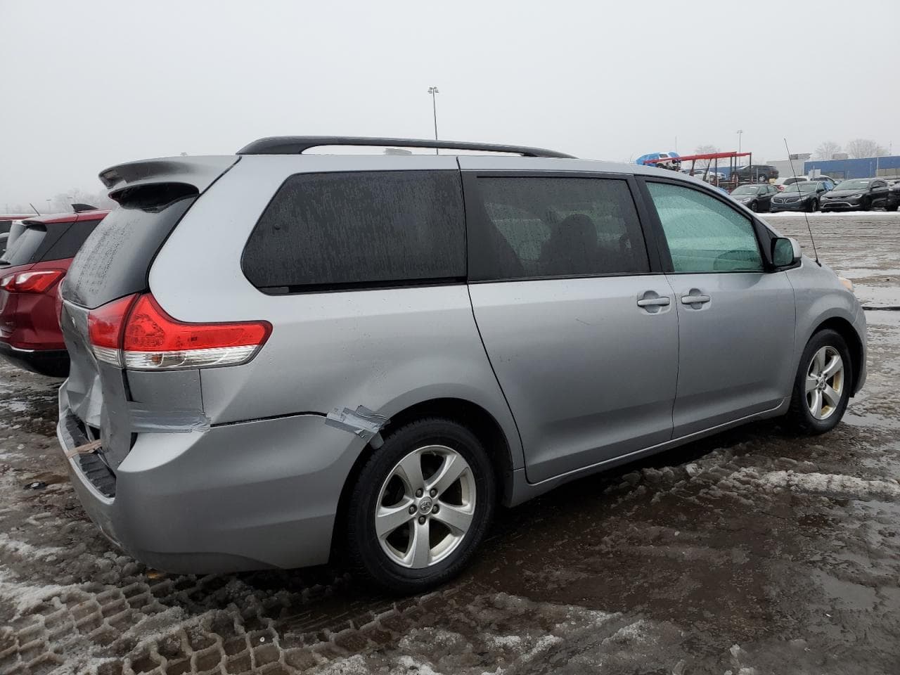 2013 Toyota Sienna Le - foto 3