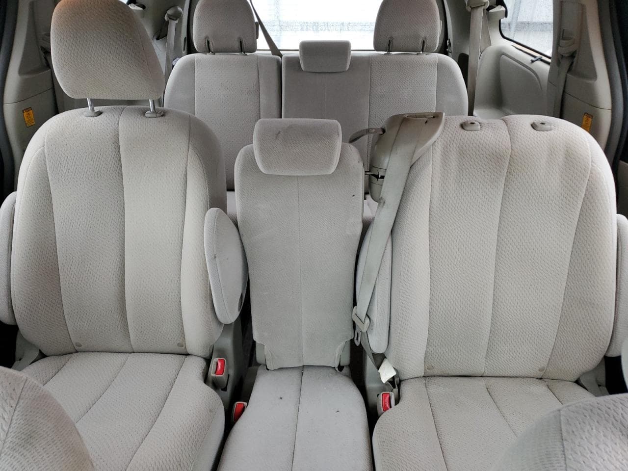 2013 Toyota Sienna Le - foto 4