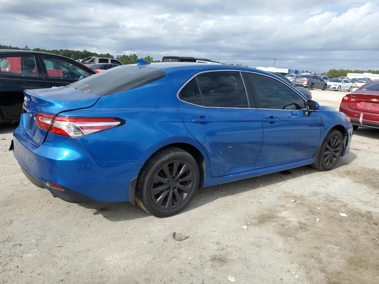 2020 Toyota Camry Le - foto 3