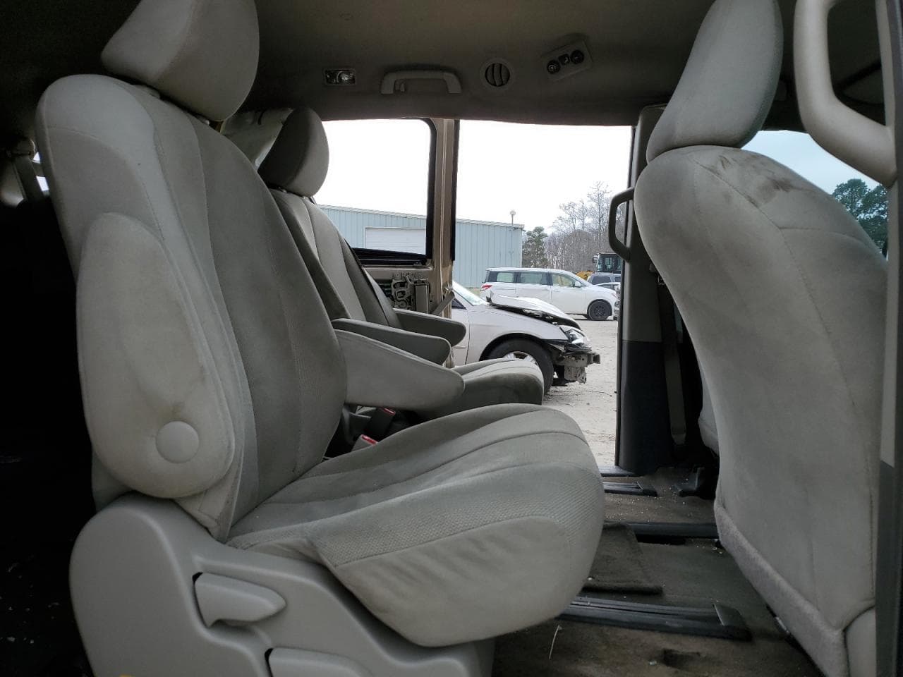 2013 Toyota Sienna - foto 4