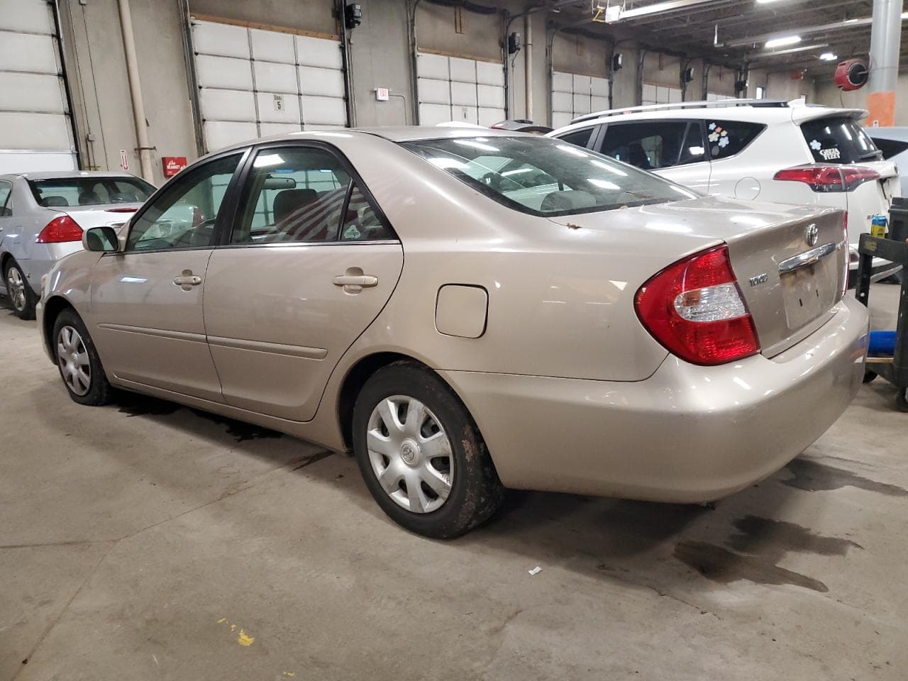 2004 Toyota Camry Le - foto 2