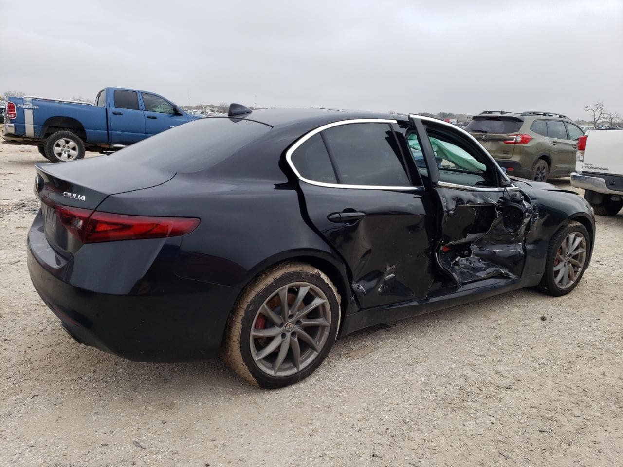 2019 Alfa Romeo Giulia - foto 3