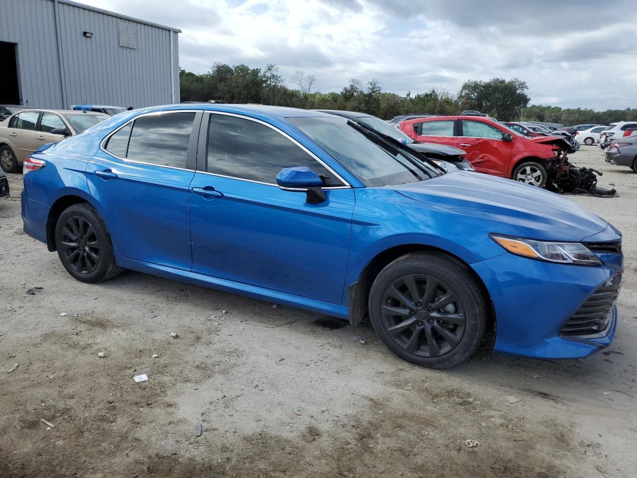 2020 Toyota Camry Le - foto 4