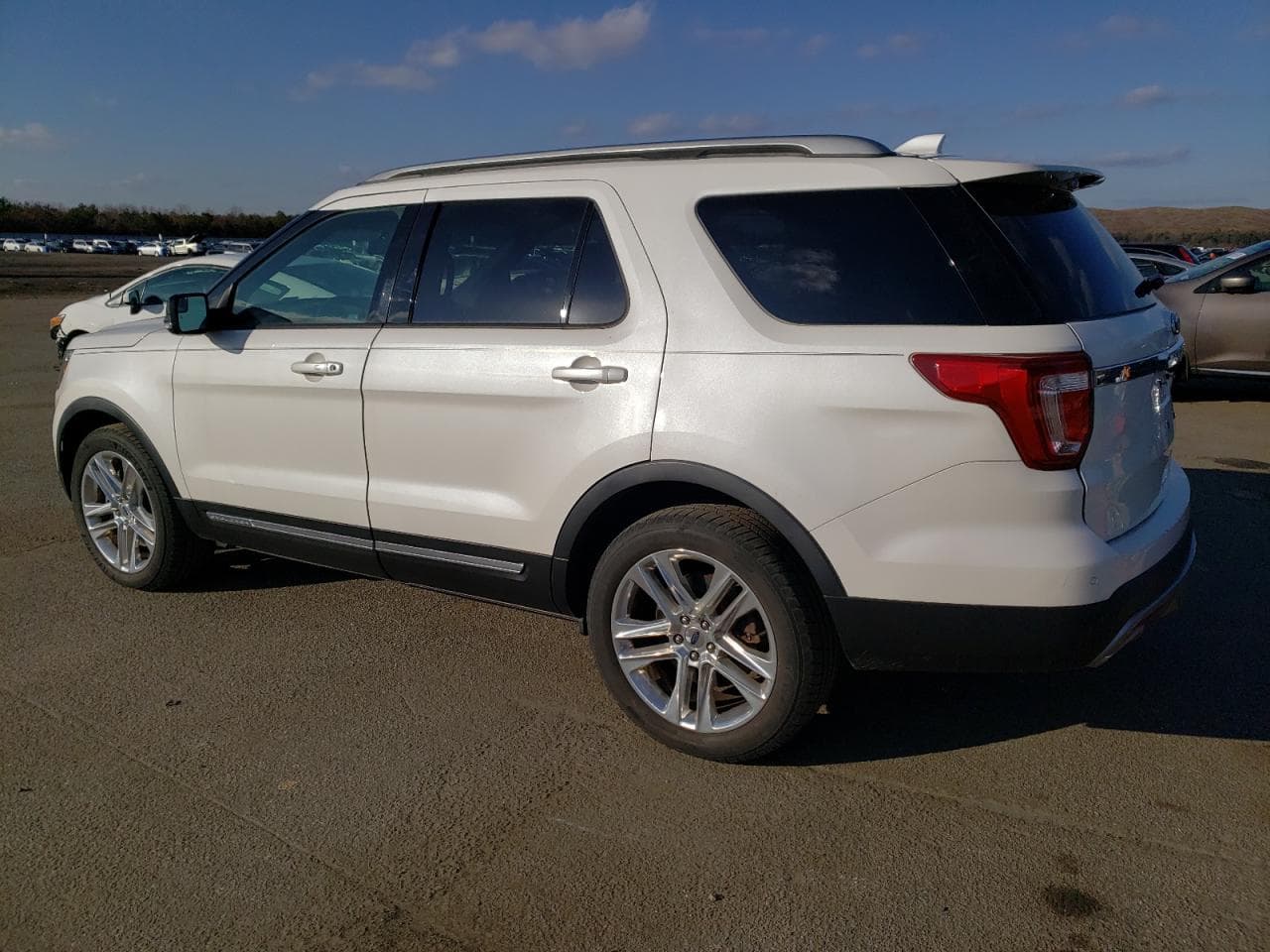 2016 Ford Explorer Xlt - foto 2