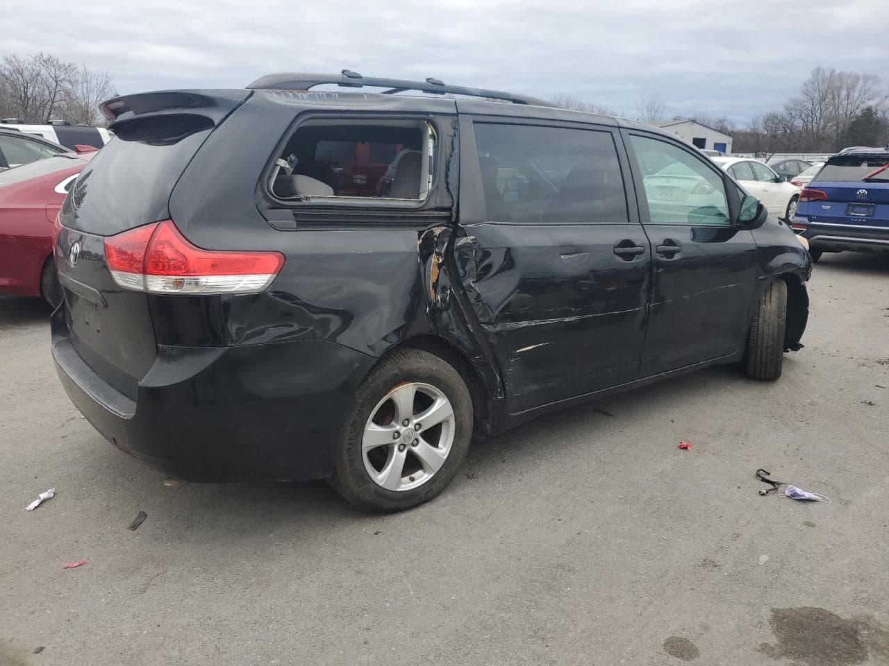 2013 Toyota Sienna Le - foto 3