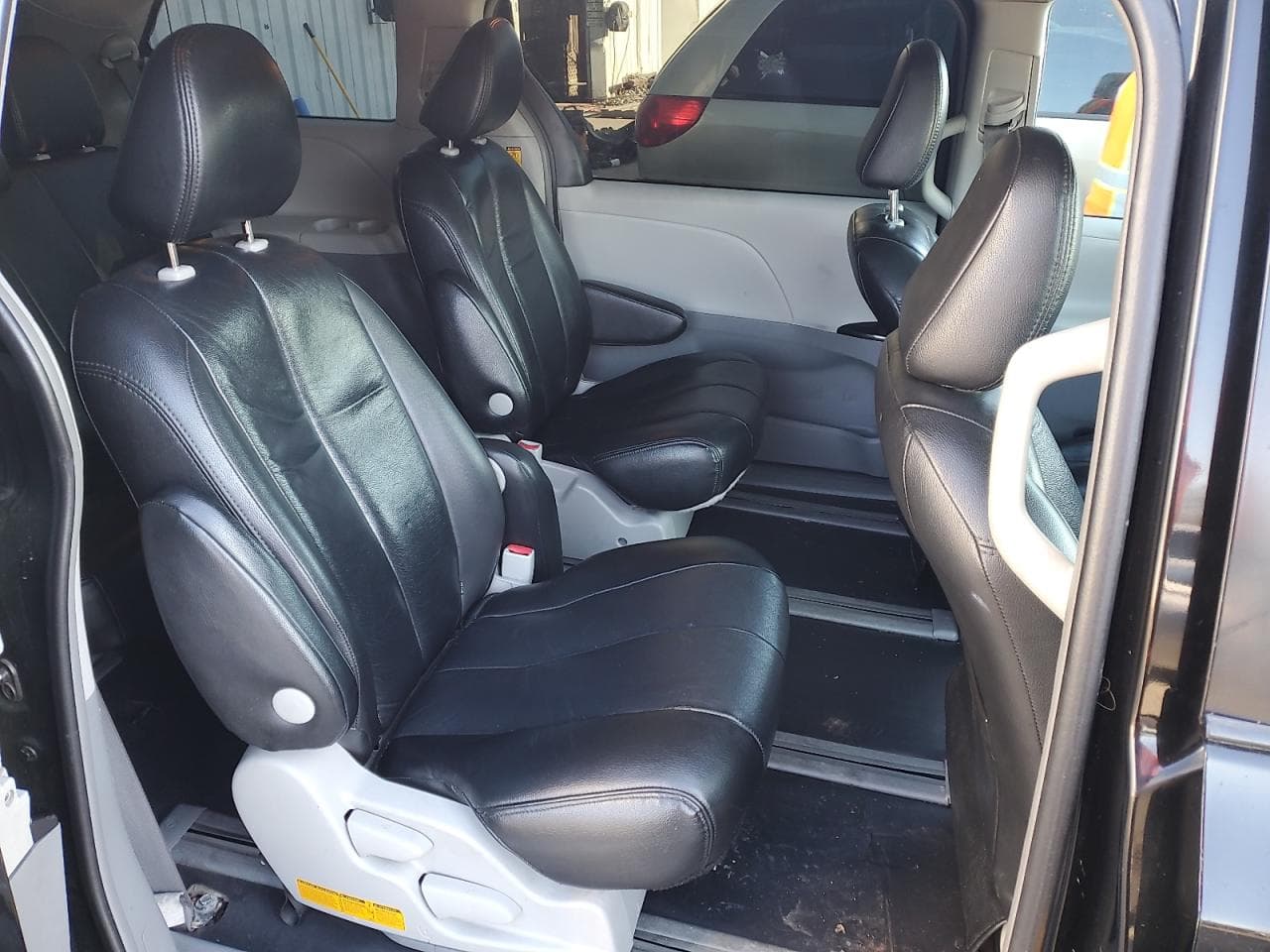 2013 Toyota Sienna - foto 4