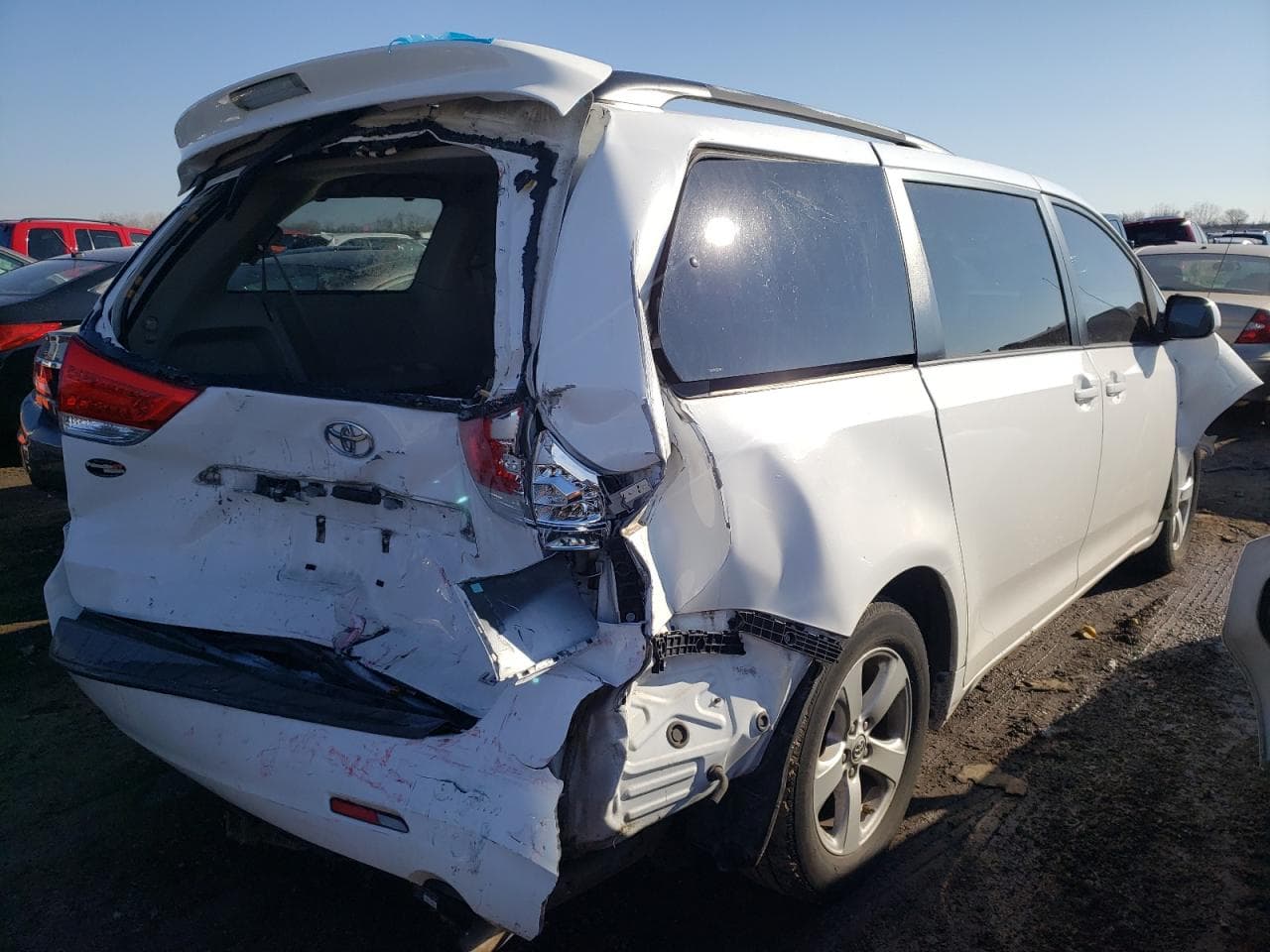 2013 Toyota Sienna Le - foto 3