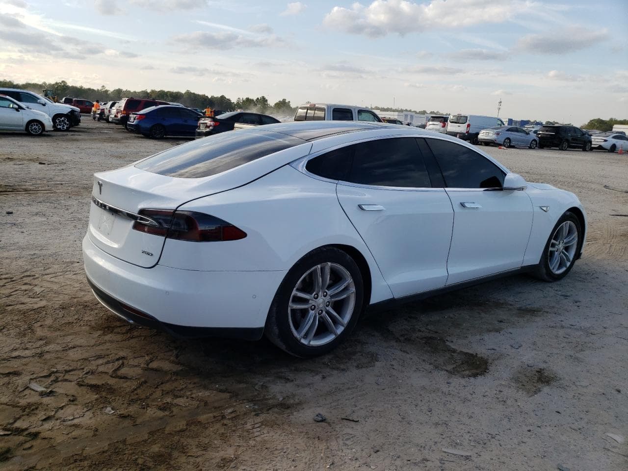 2015 Tesla Model S 70D - foto 3