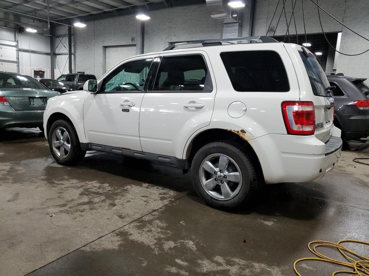 2011 Ford Escape Limited - foto 2