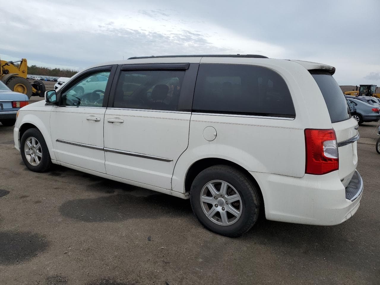 2012 Chrysler Town & Country Touring - foto 2