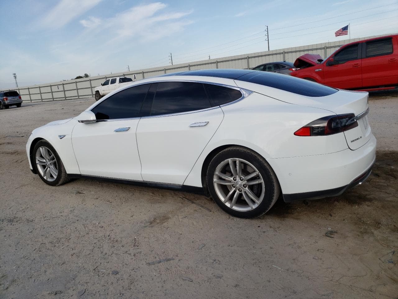 2015 Tesla Model S 70D - foto 2