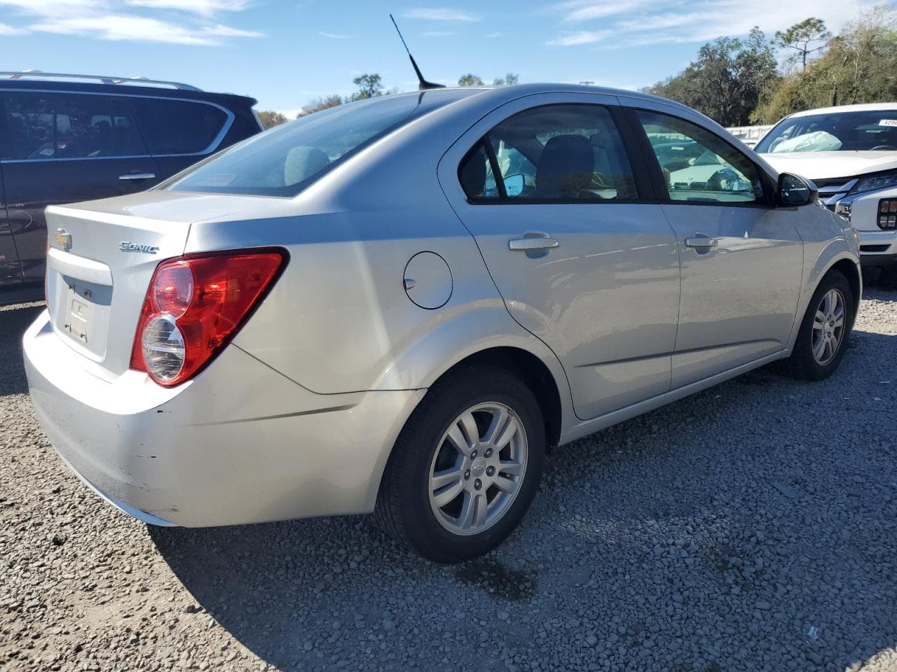 2012 Chevrolet Sonic Ls - foto 3