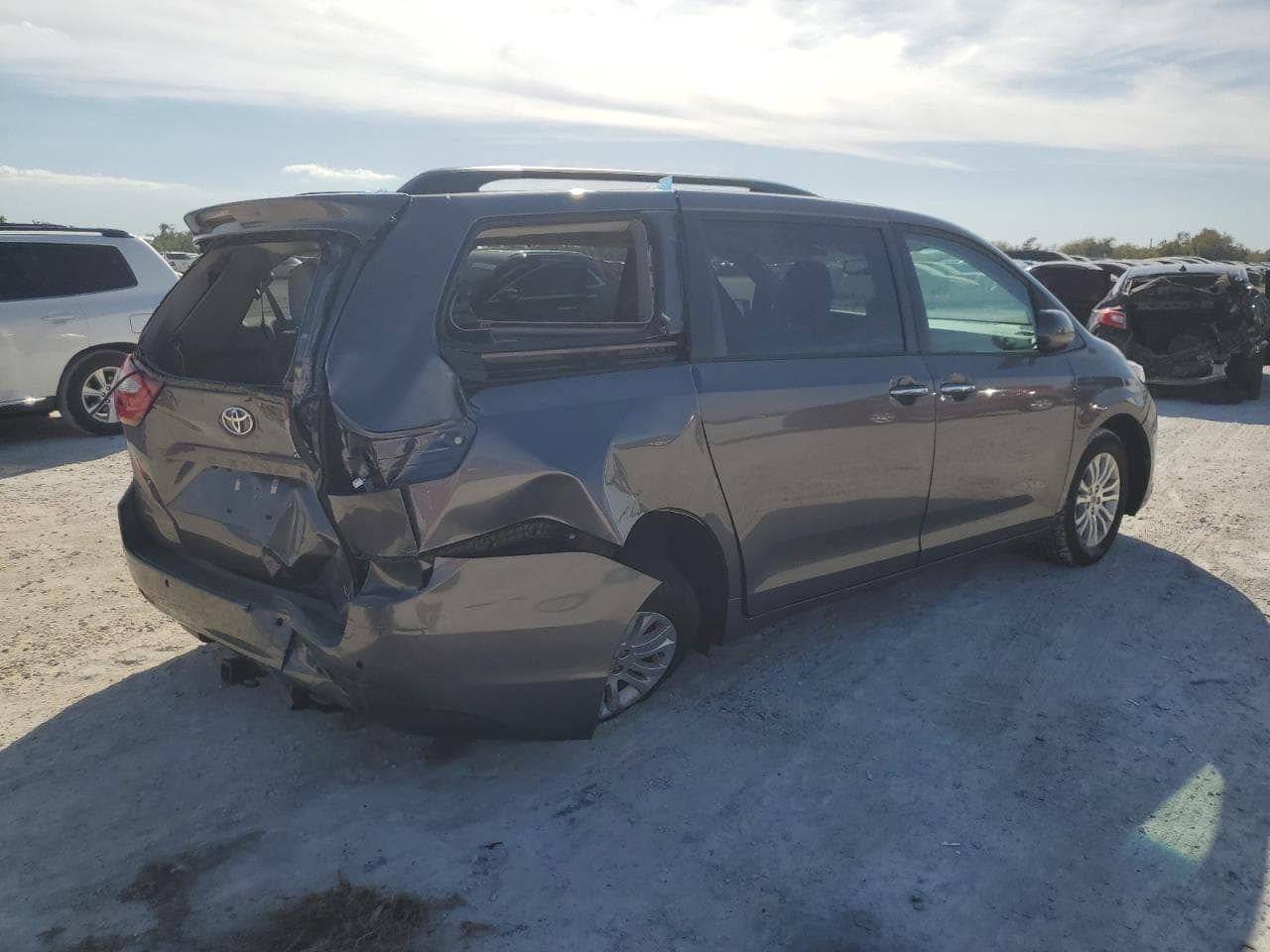 2017 Toyota Sienna Xle - foto 3