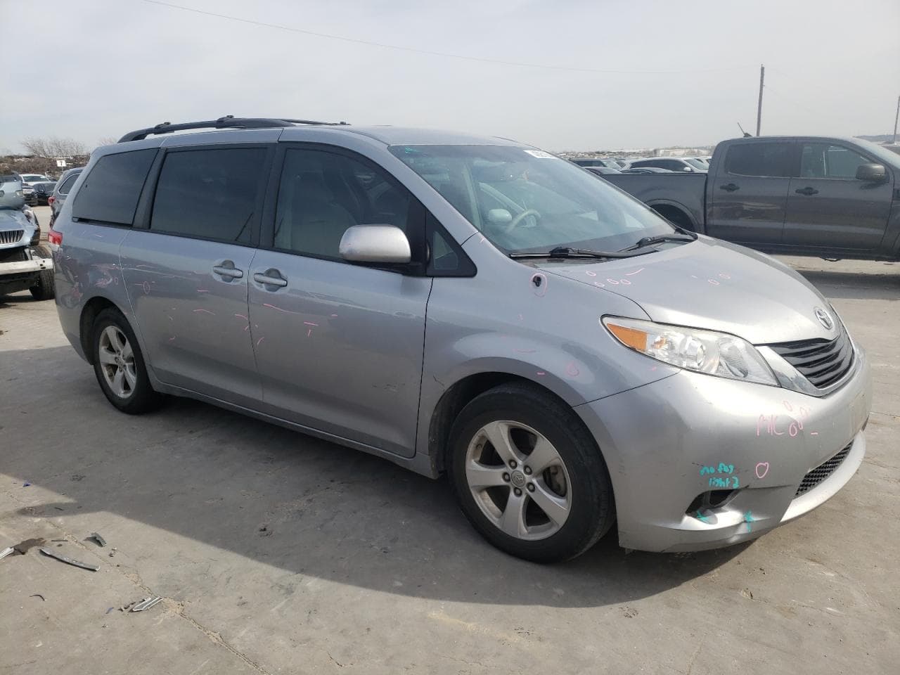 2013 Toyota Sienna Le - foto 4