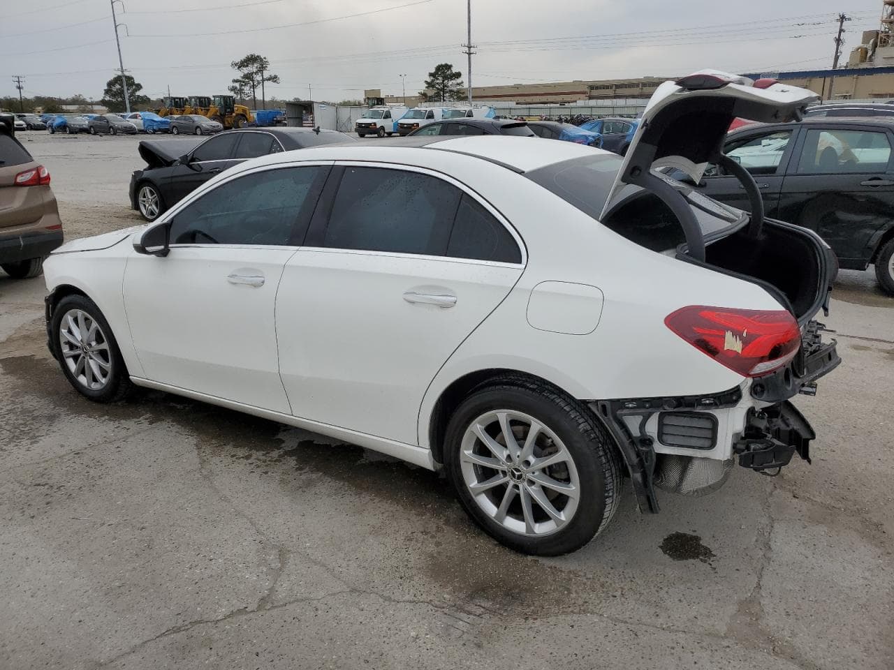 2019 Mercedes-Benz A 220 - foto 2