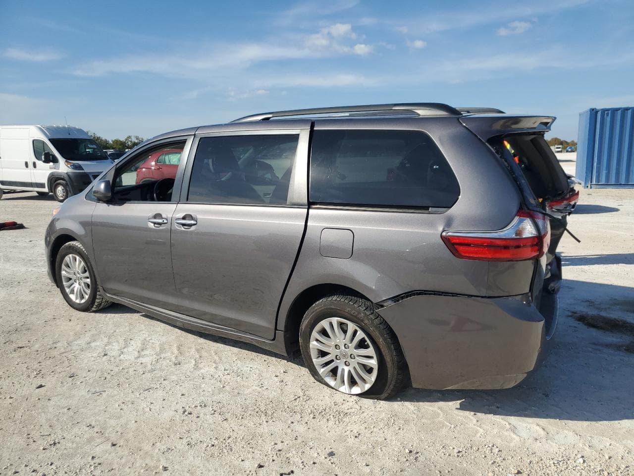 2017 Toyota Sienna Xle - foto 2
