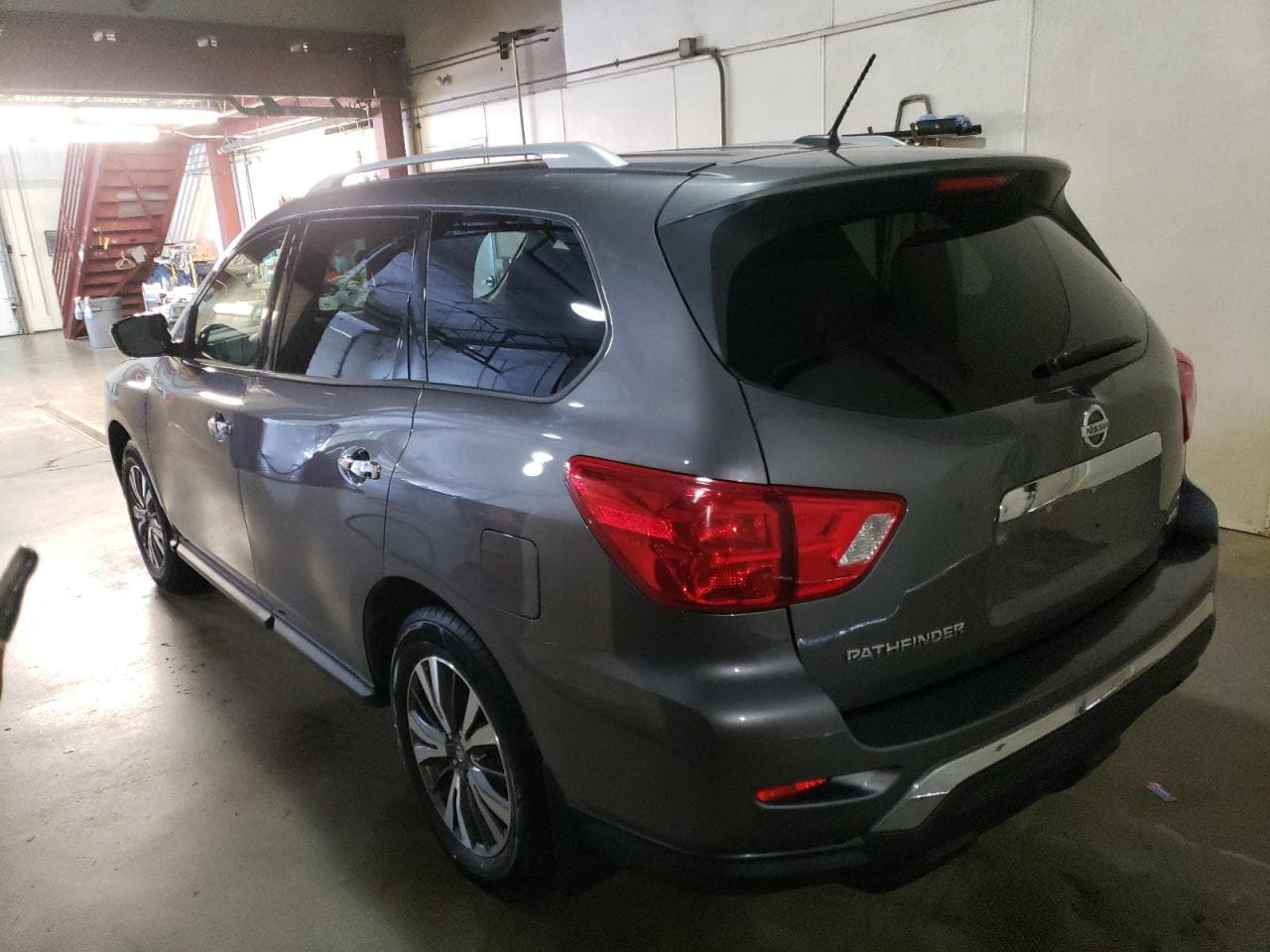 2017 Nissan Pathfinder S - foto 2