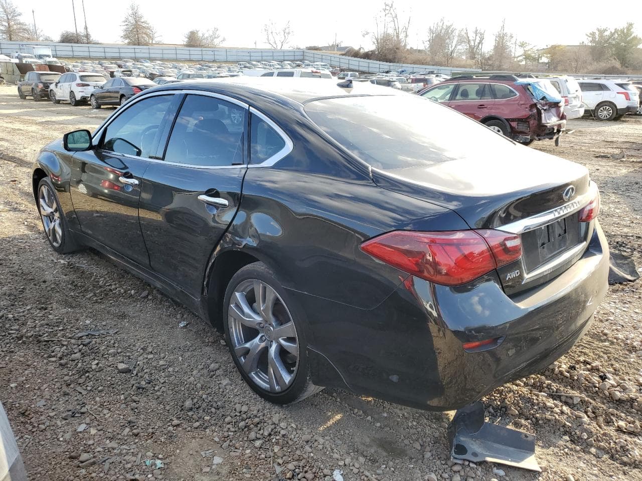 2015 Infiniti Q70 3.7 - foto 2