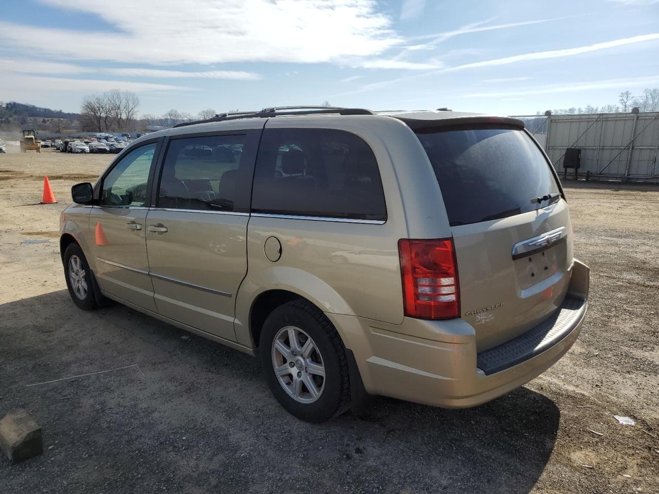 2010 Chrysler Town & Country Touring - foto 2