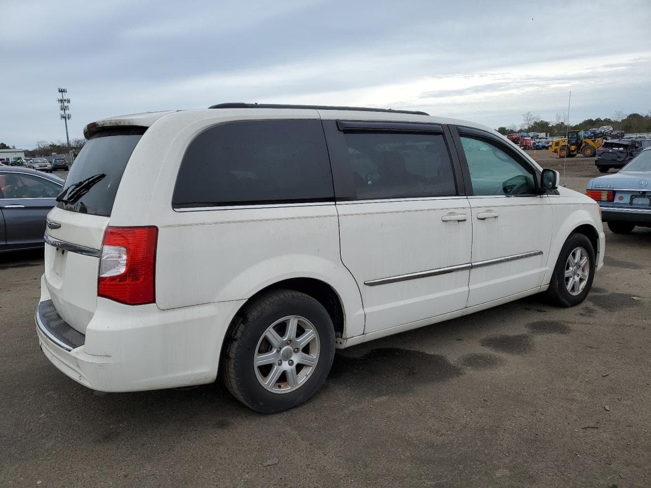 2012 Chrysler Town & Country Touring - foto 3