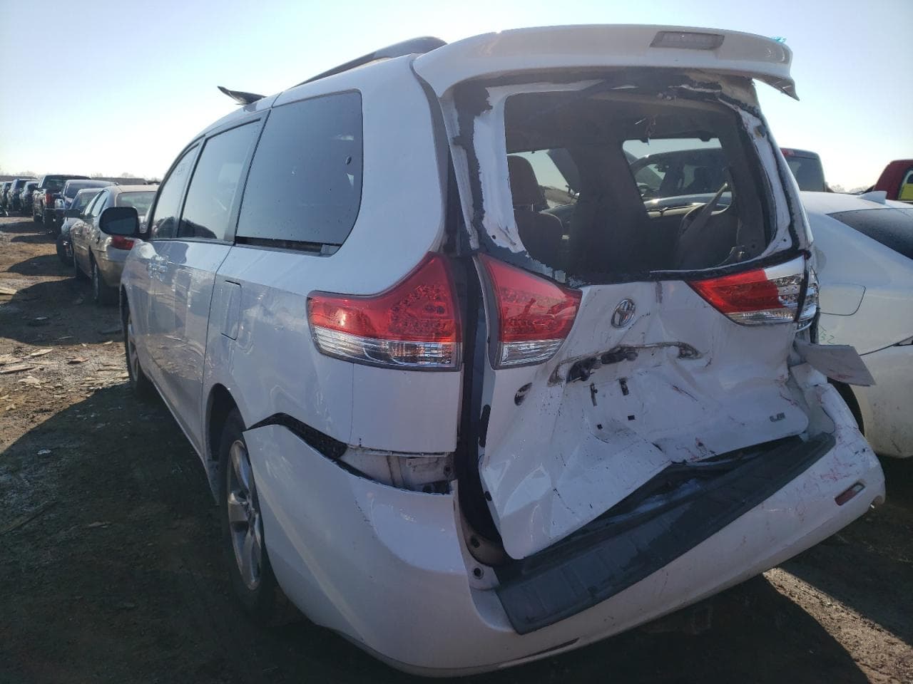 2013 Toyota Sienna Le - foto 2