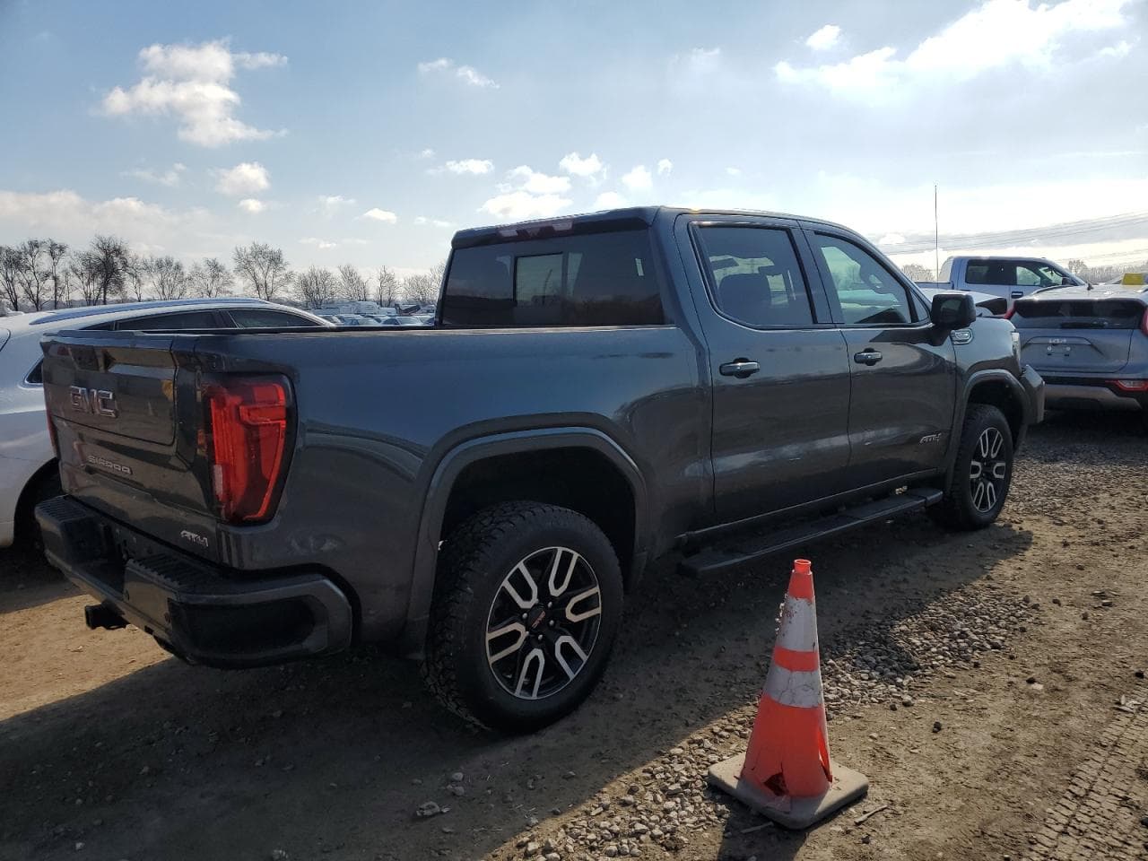 2020 GMC Sierra K1500 At4 - foto 3