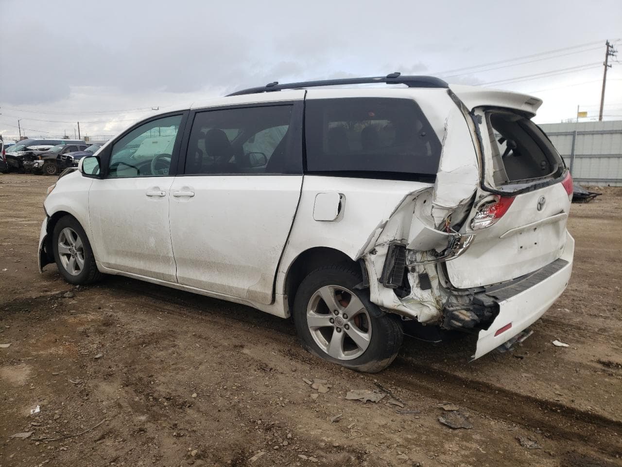 2013 Toyota Sienna Le - foto 2