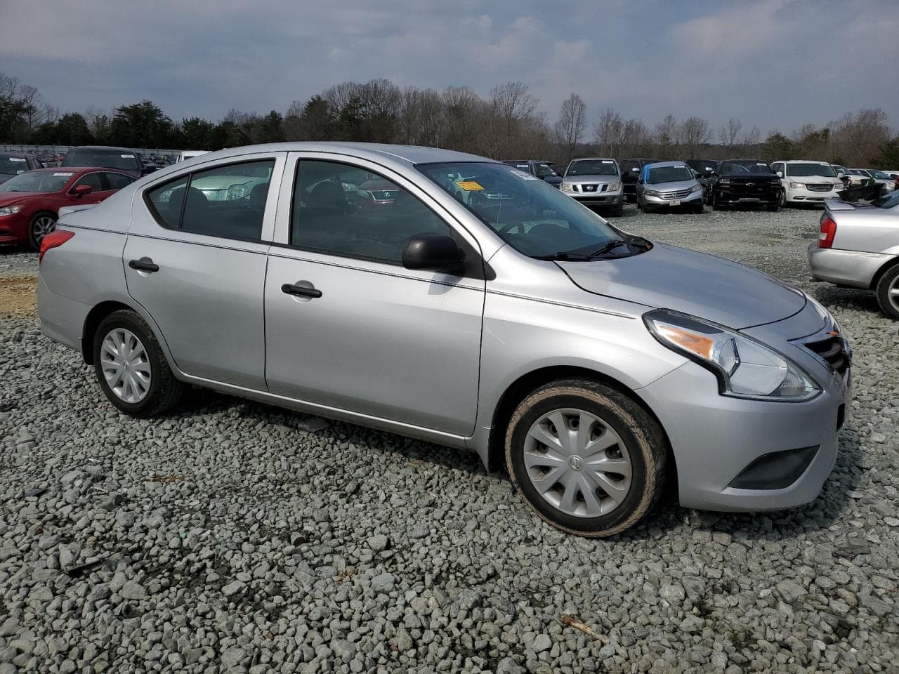2015 Nissan Versa S - foto 4