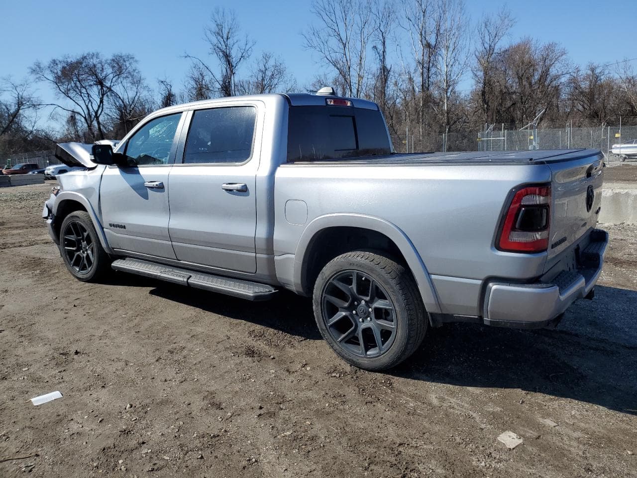 2021 Ram 1500 Laramie - foto 2