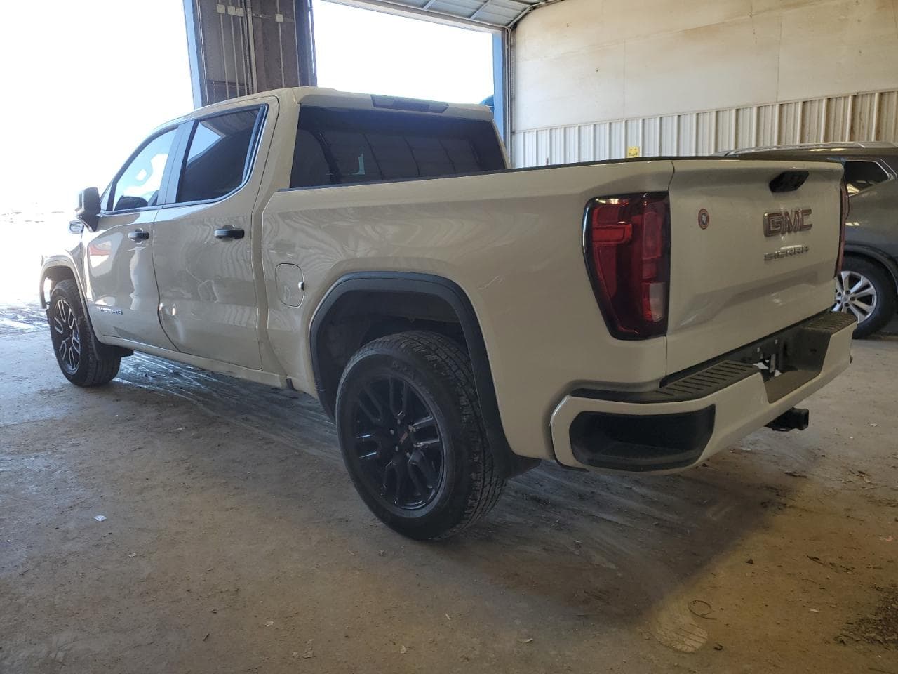 2023 GMC Sierra C1500 - foto 2