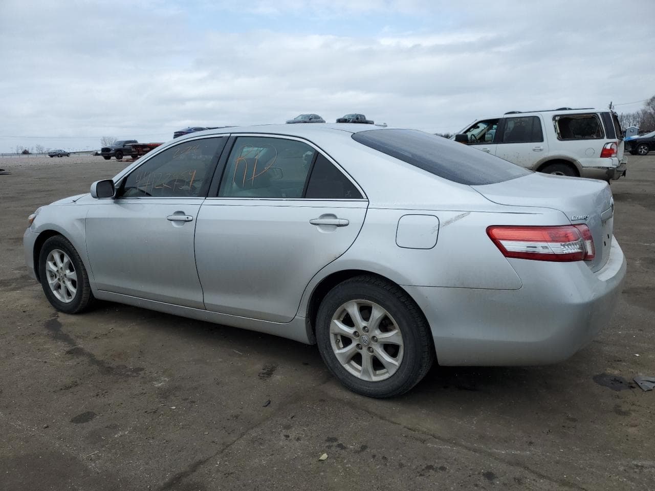 2011 Toyota Camry Le - foto 2