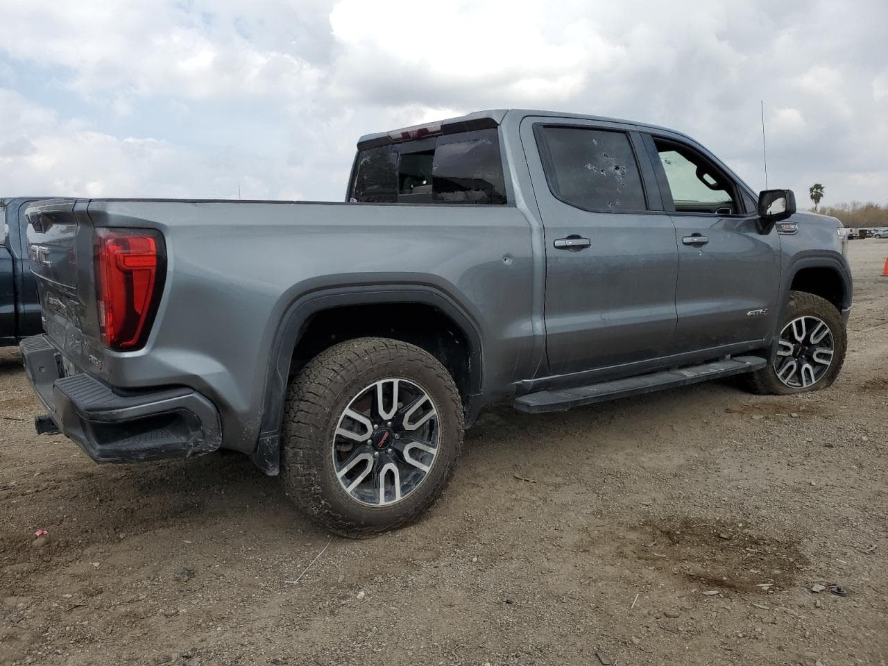 2020 GMC Sierra K1500 At4 - foto 3