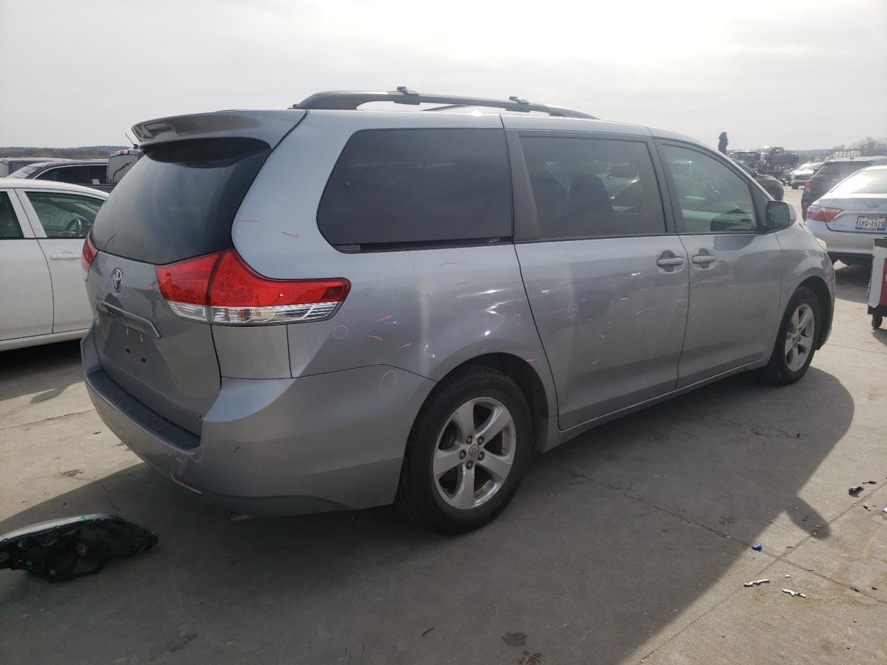 2013 Toyota Sienna Le - foto 3
